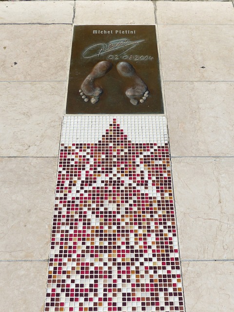 强度防守下 强度防守下